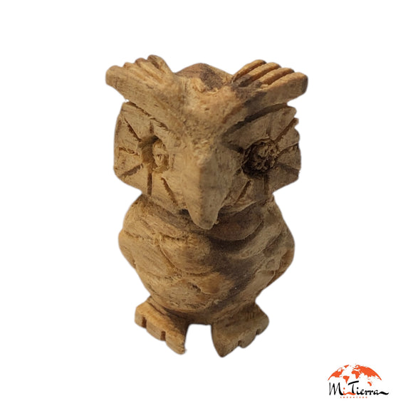 Búho pequeño de palo santo