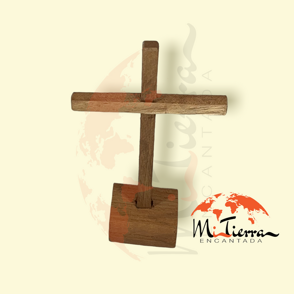 Cruz de madera con soporte